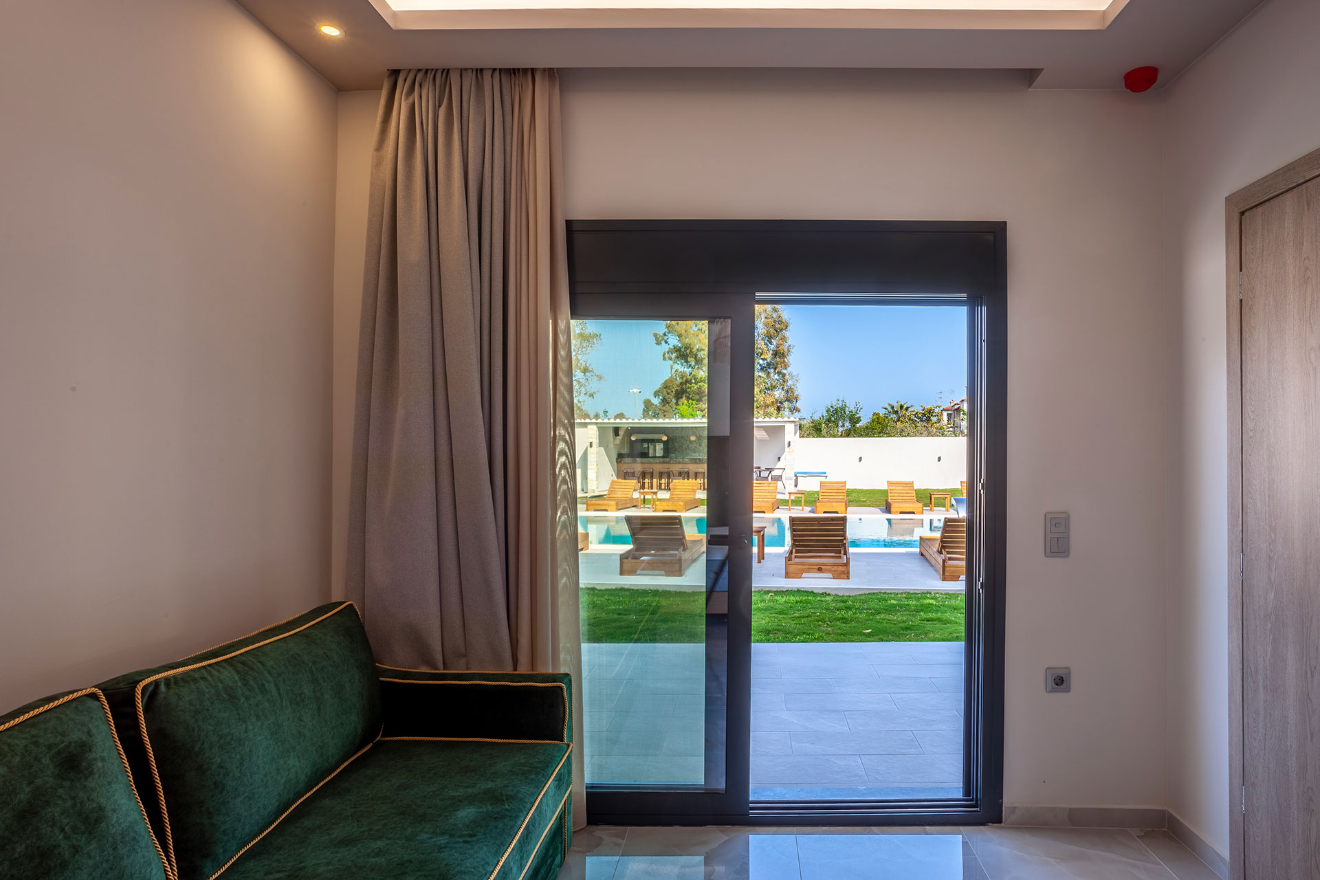 
Chalkidiki Apartments Olia Seaside Residence Luxury Suite Pool 0103 HDR Villa Halkidiki Pefkochori