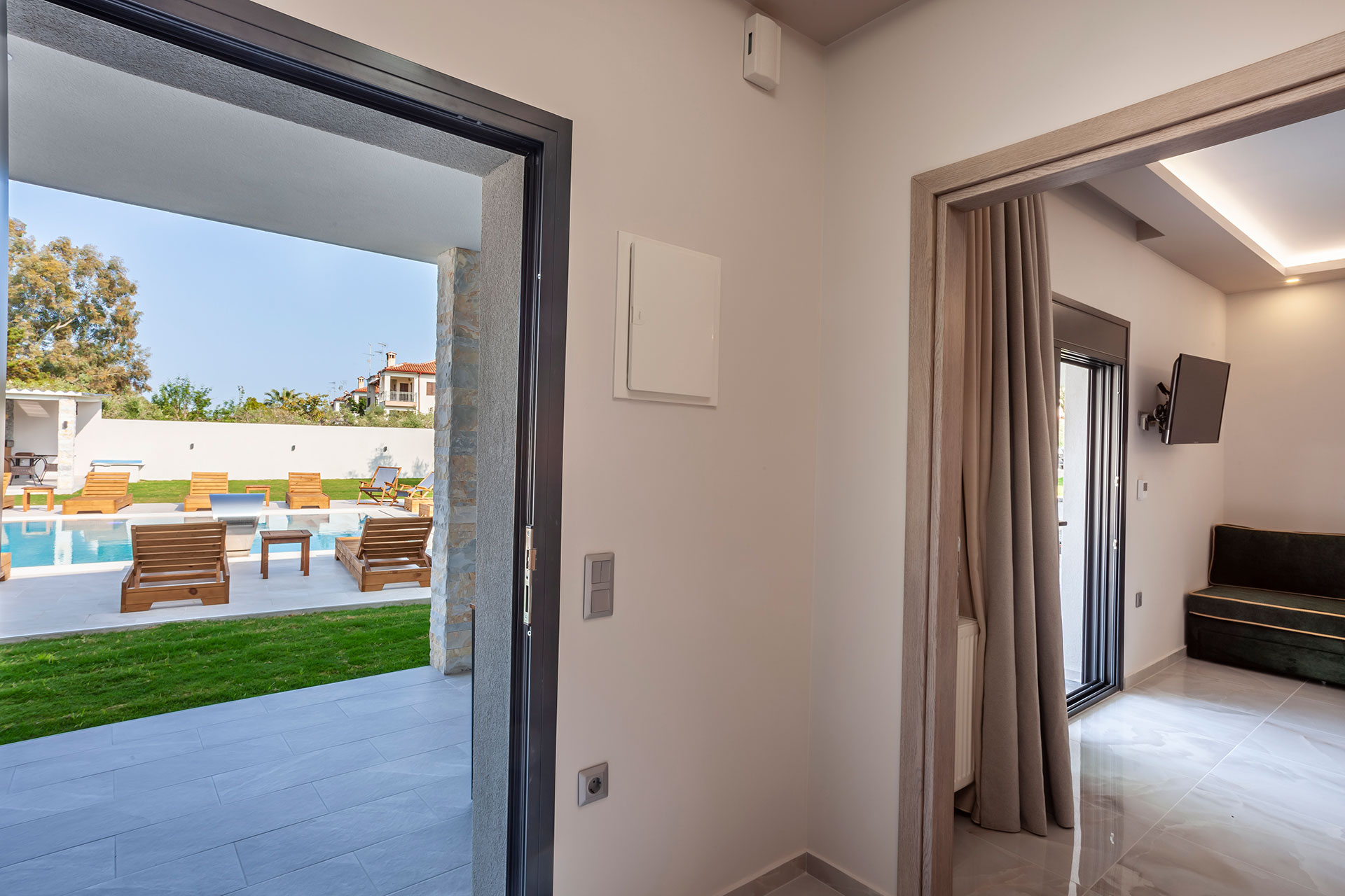 
Chalkidiki Apartments Olia Seaside Residence Luxury Suite Pool 082 HDR Villa Halkidiki Pefkochori