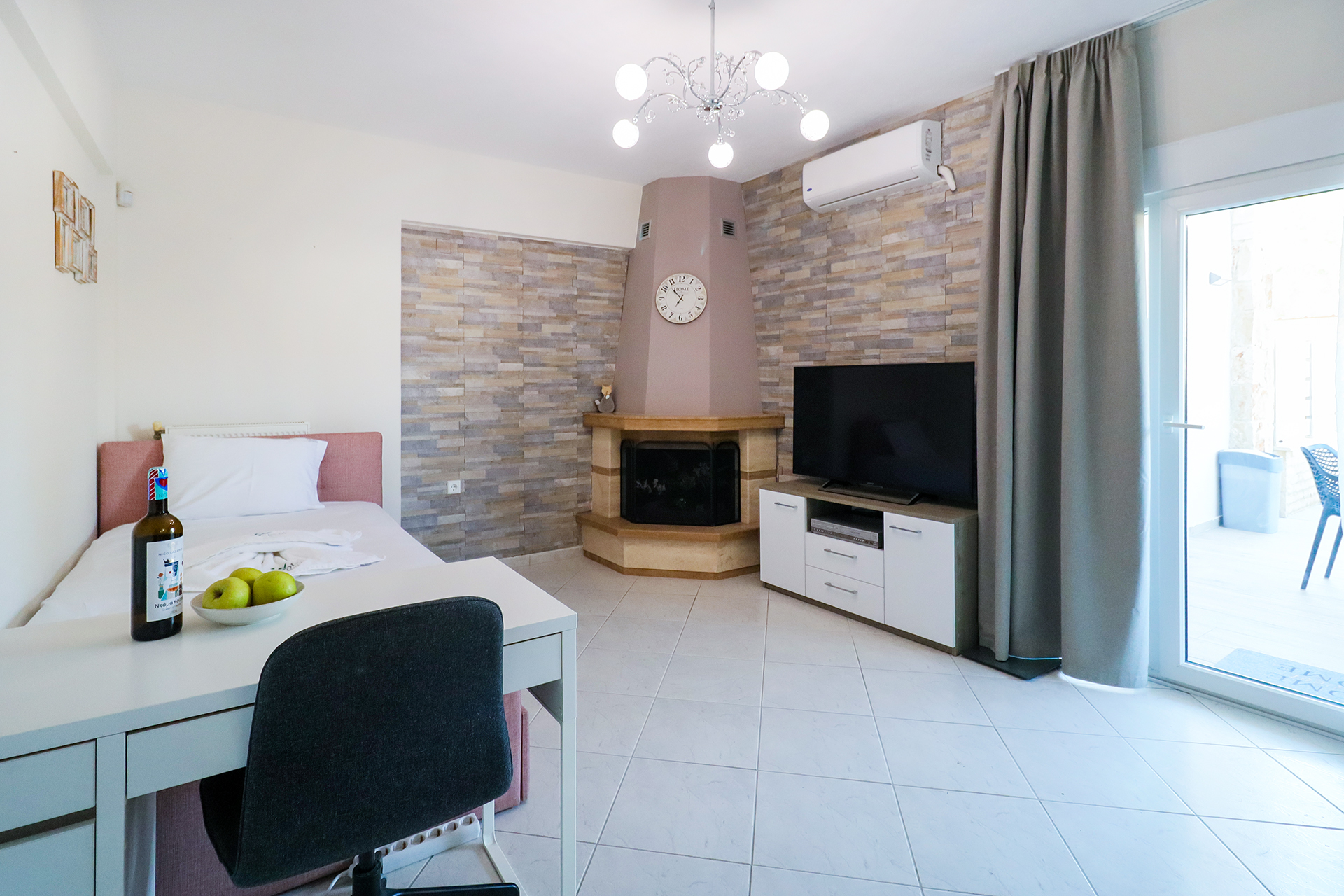 
Villa Olia Living Room Pefkochorii (40)